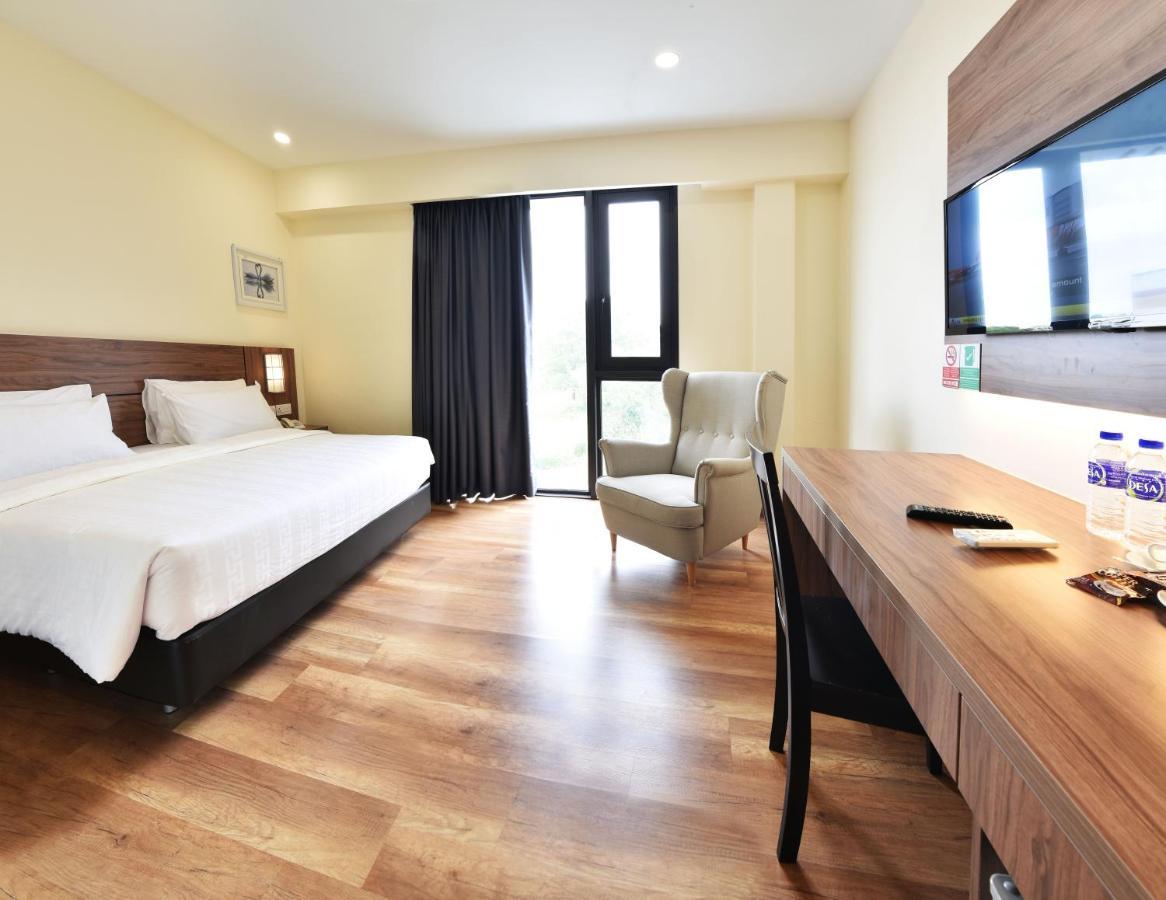 Yangtze Hotel 长江酒店 Τζόχορ Μπάχρου Δωμάτιο φωτογραφία