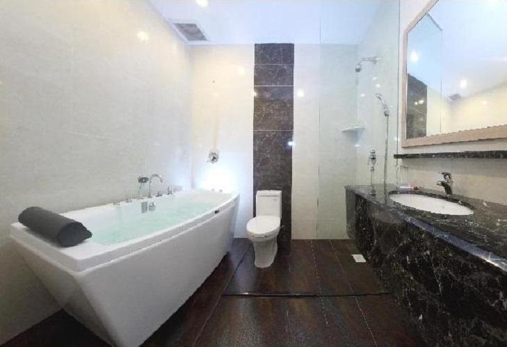 Yangtze Hotel 长江酒店 Τζόχορ Μπάχρου Εξωτερικό φωτογραφία