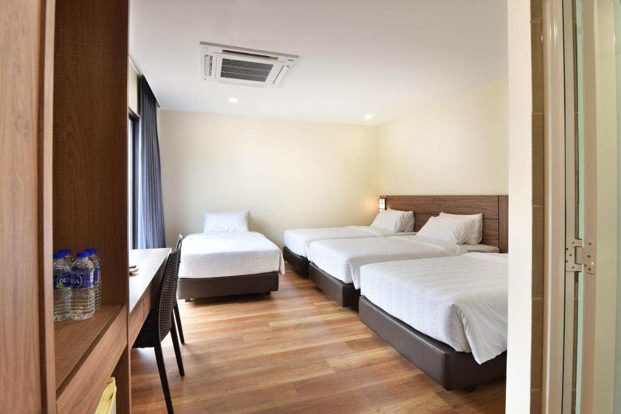 Yangtze Hotel 长江酒店 Τζόχορ Μπάχρου Εξωτερικό φωτογραφία